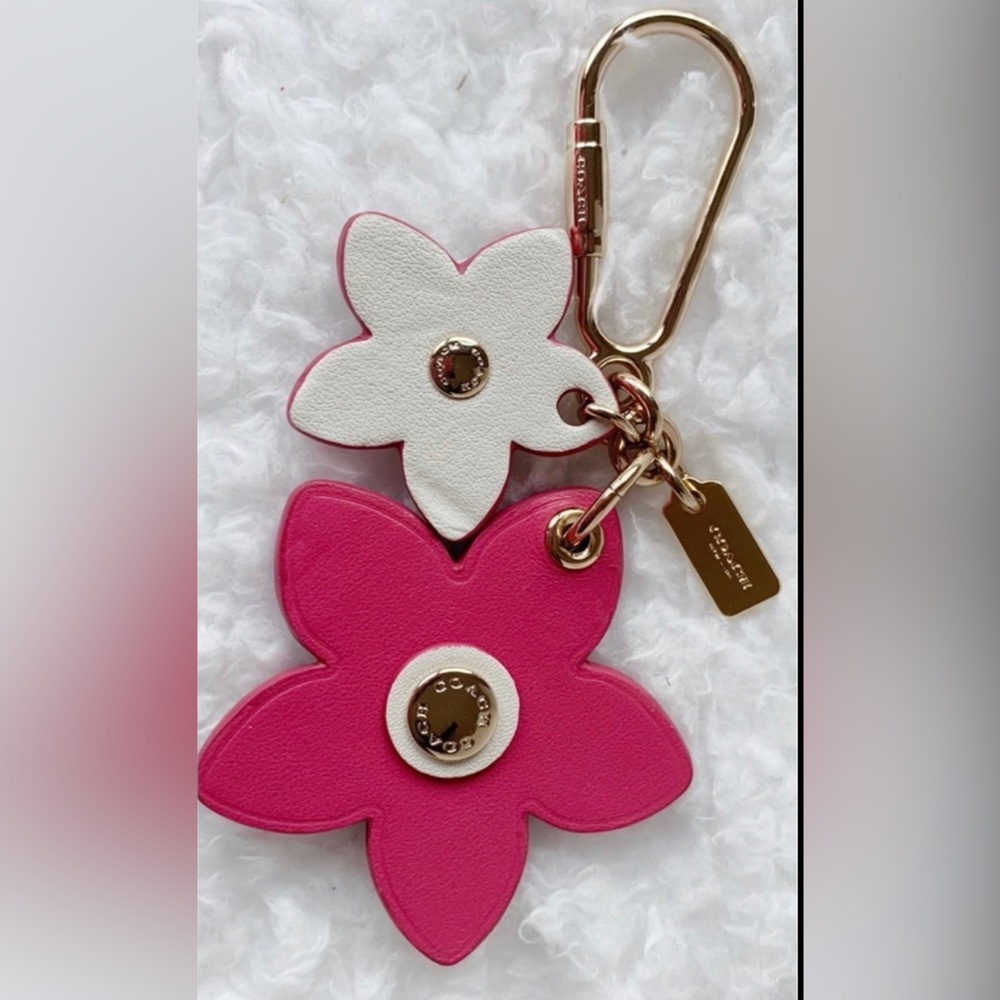 Coach Tea Rose smooth Leather Keychain /Bag Charm Fab